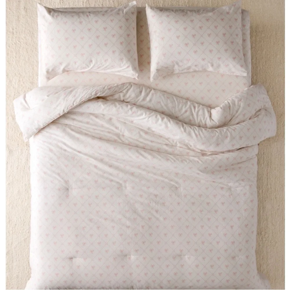Eloise Bow Patterned Core Comforter Set